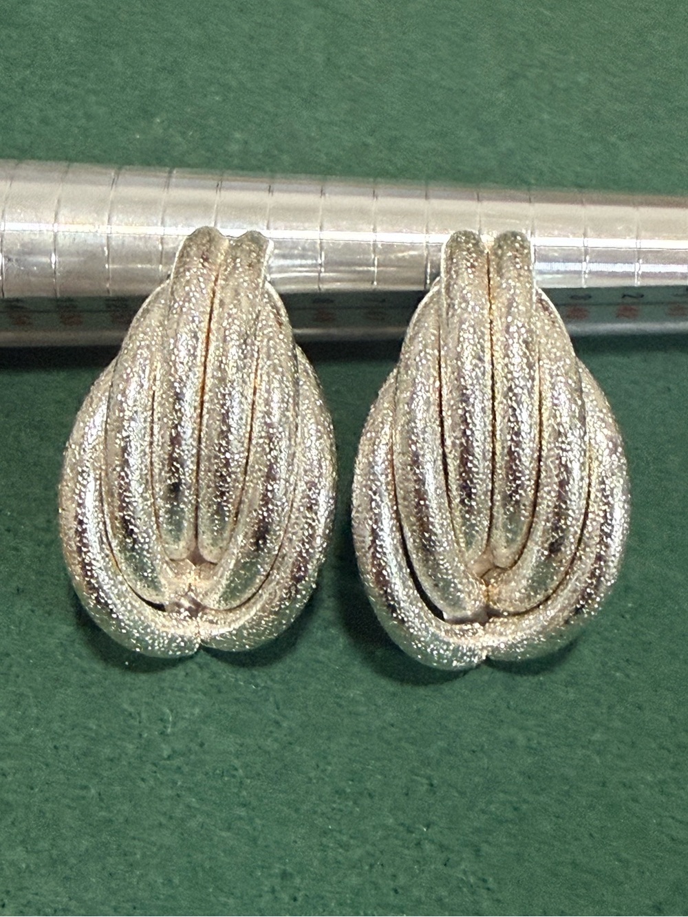 Vintage Two Tone & Silver Tone Clip On Earrings 2 Pairs - Picture 6 of 9